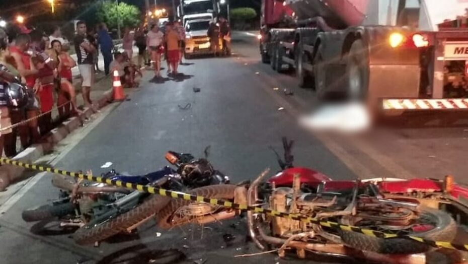 Após colisão entre duas motos, homem morre atropelado por caminhão no RN