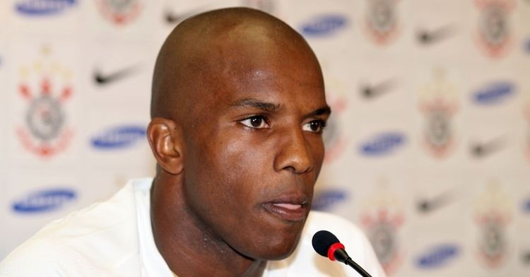 Ex-jogador de Vasco e Corinthians ganha a vida vendendo fotos e vídeos íntimos na internet