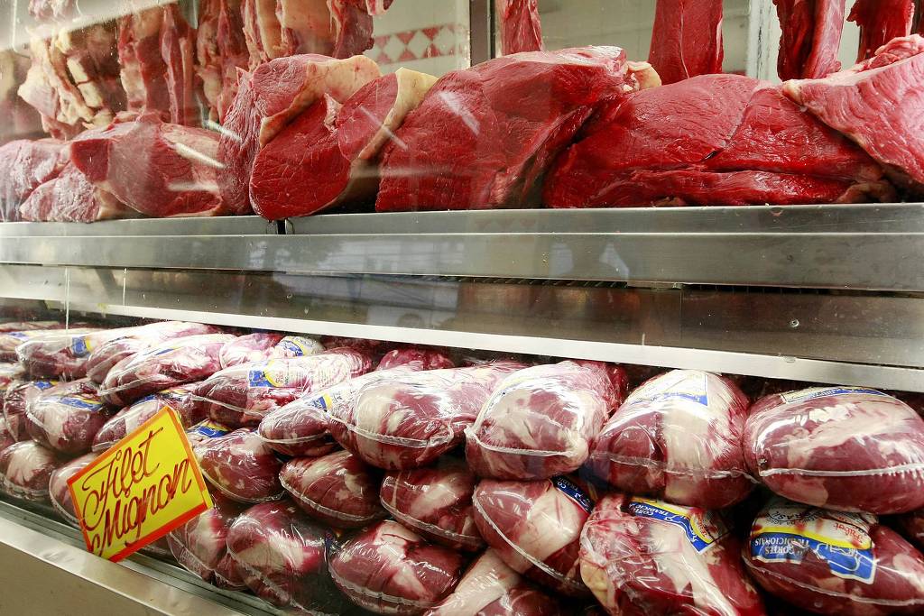 Preço da carne cai pela primeira vez após 16 meses, mas alta acumulada ainda é de 22%