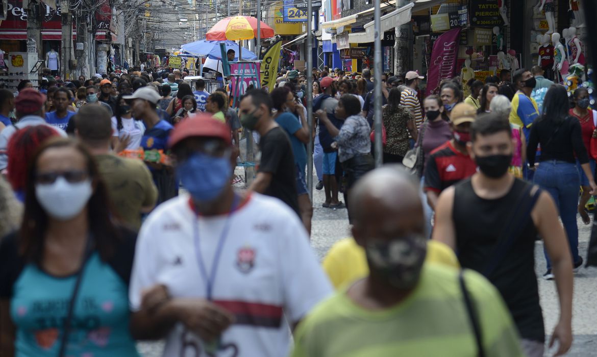 IBGE: desemprego cai para 13,2% no trimestre encerrado em agosto