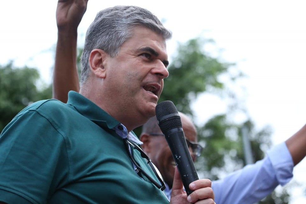 No Rio, prefeito de Caxias é recebido a tiros durante visita a obras