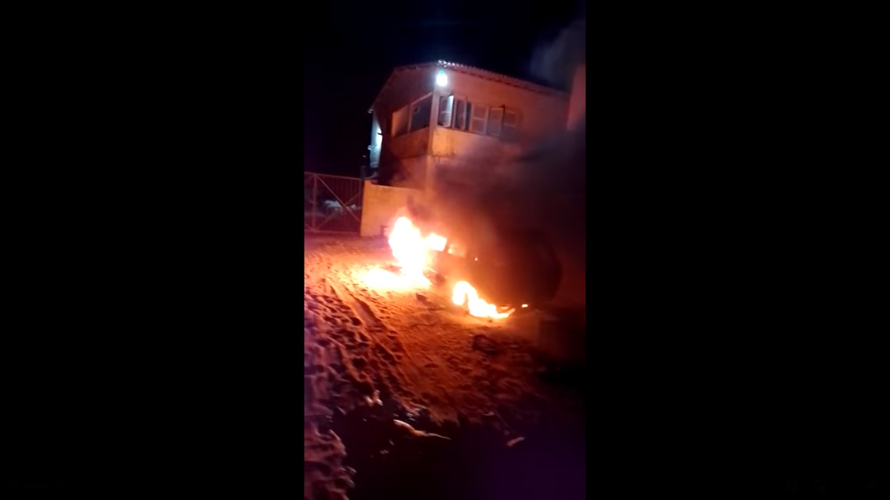 VÍDEO: Bispo de igreja em Porto do Mangue tem carro incendiado durante madrugada