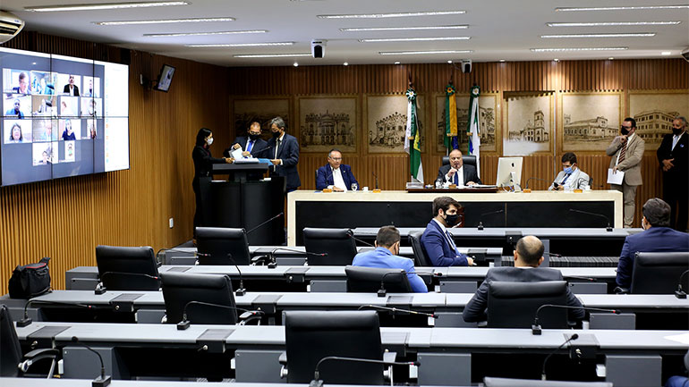 Minuto da Câmara: Comissão de Transportes debate pontos de paradas de ônibus