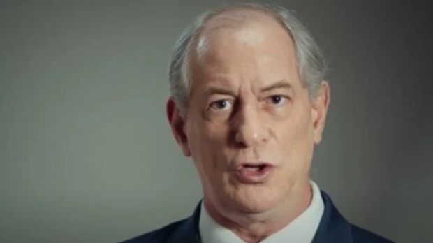 Ciro Gomes anuncia suspensão da pré-candidatura à Presidência da República