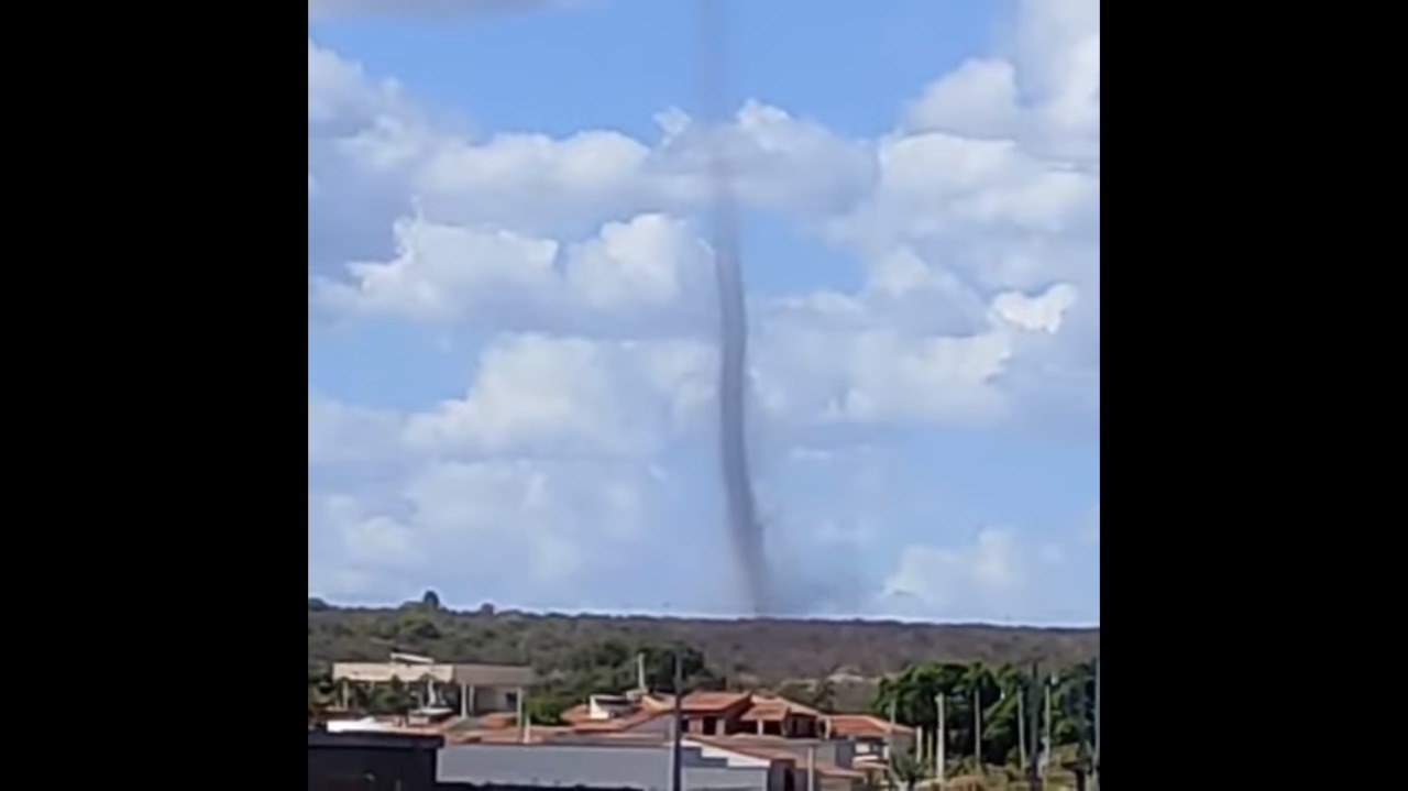 VÍDEOS: Fenômeno confundido com tornado surpreende moradores do RN; assista