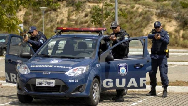 Homem é preso após bater carro e jogar droga em terreno de UBS em Natal