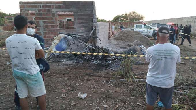 VÍDEO: Duas pessoas morrem em queda de asa delta na Grande Natal