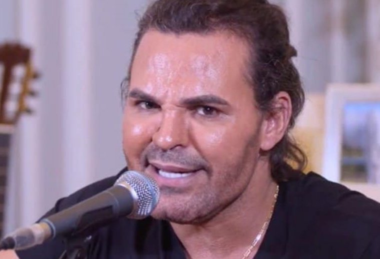 Cantor Eduardo Costa leva calote em mansão