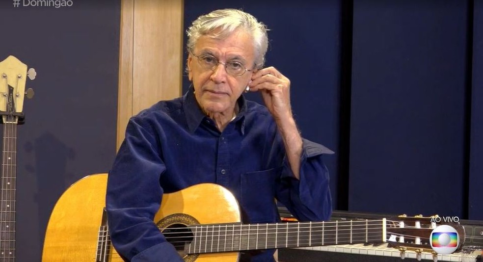 VÍDEO: Anitta e Caetano Veloso cantam Marília Mendonça em homenagem emocionante; assista