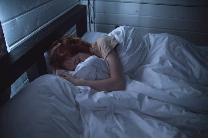 Estudo indica qual a hora ideal de dormir para evitar doenças cardíacas