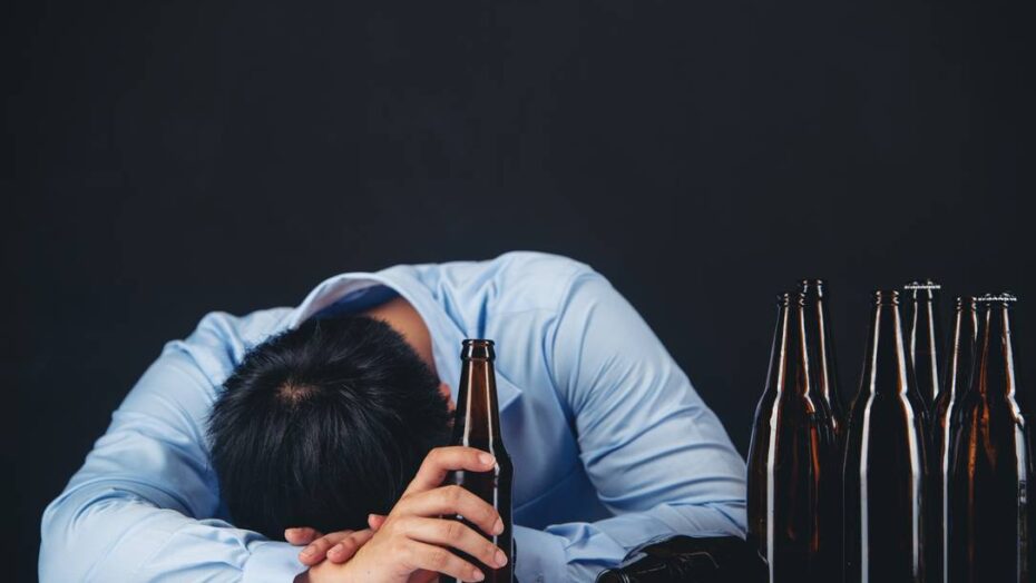 Consumo excessivo de bebida alcoólica causa câncer de esôfago, comprova novo estudo internacional