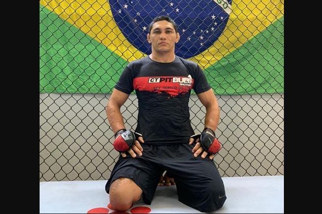 Campeão de MMA potiguar cai da moto, é atropelado por caminhão e morre na BR-101