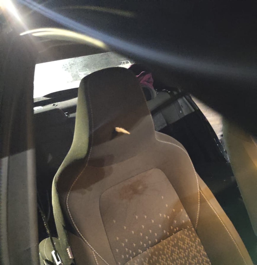 Carro fica crivado de balas em tentativa de assalto no caminho do Aeroporto de Natal