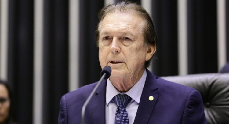 Deputado Luciano Bivar é hospitalizado e está na UTI