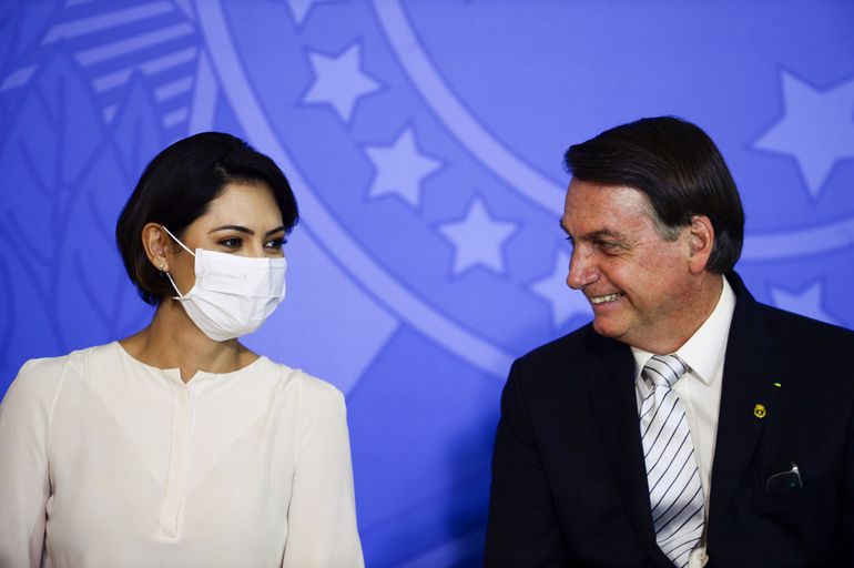 VÍDEO: Bolsonaro diz que deu “bom dia mais que especial” a Michelle Bolsonaro; entenda