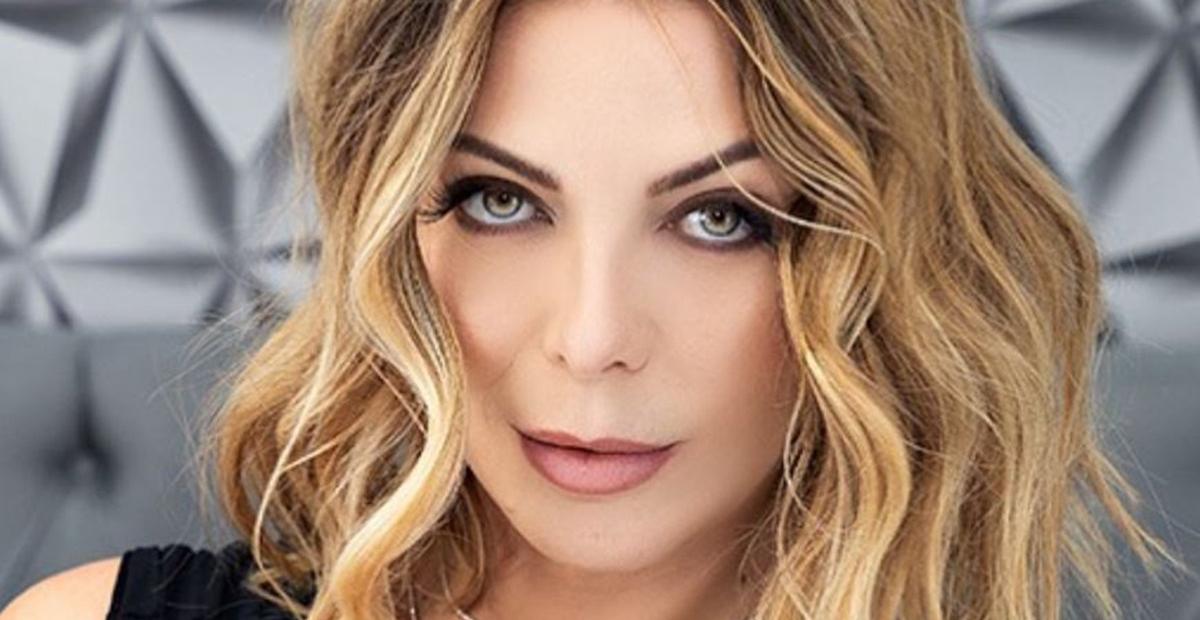 Sheila Mello ostenta corpão em clique de biquíni e deixa web babando: ''Nossa, que mulherão''