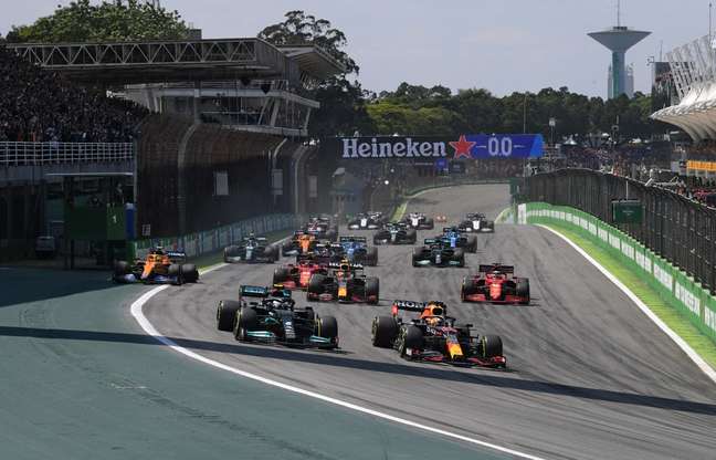 Band bate recorde e lidera audiência com GP de São Paulo de F1