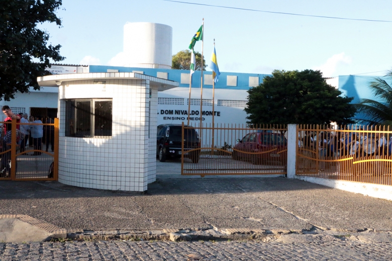Suspeita de cárcere privado, abandono, sequestro e maus tratos é presa a chegar em local de prova no RN