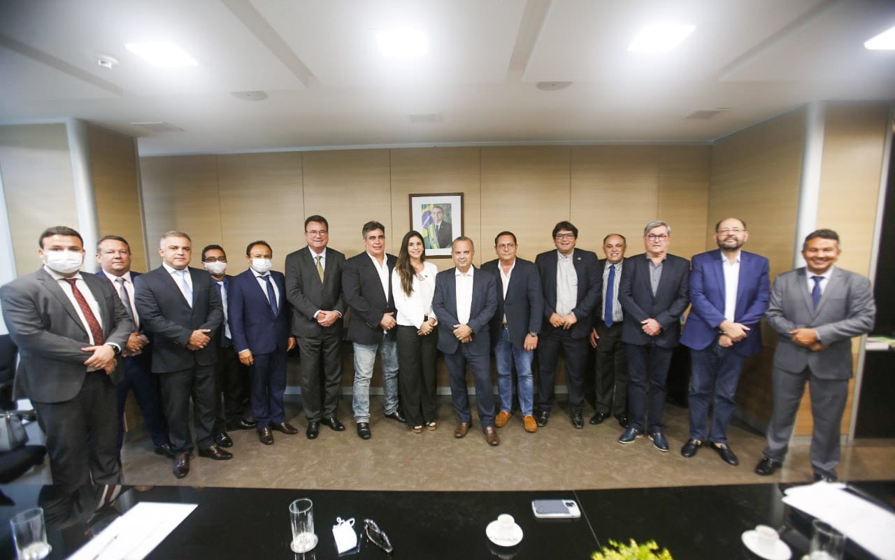 Deputados e prefeitos do RN se reúnem em Brasília com o ministro Rogério Marinho