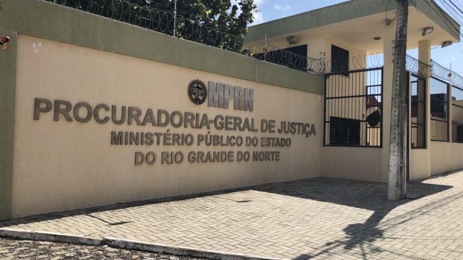 MPRN quer que prefeitura fiscalize uso de calçadas por comerciantes