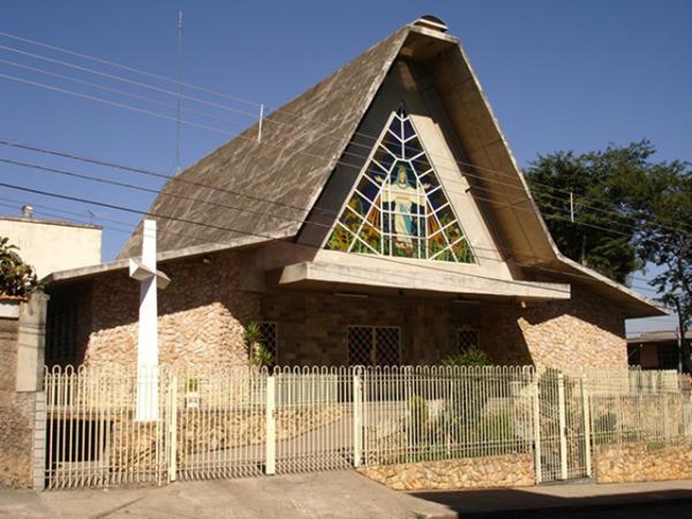 Arquidiocese afasta padre após denúncias de abusos sexuais contra crianças há mais de 20 anos