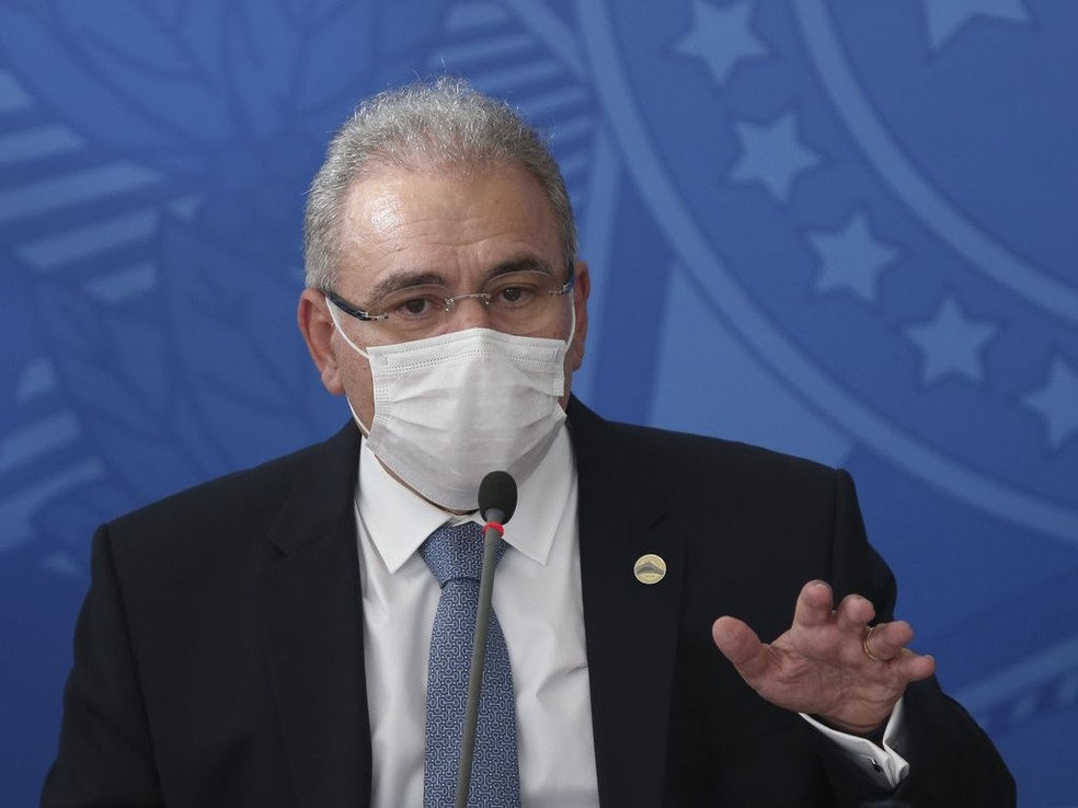 Ministro diz que cuidados com a ômicron devem ser os mesmos que de outras variantes