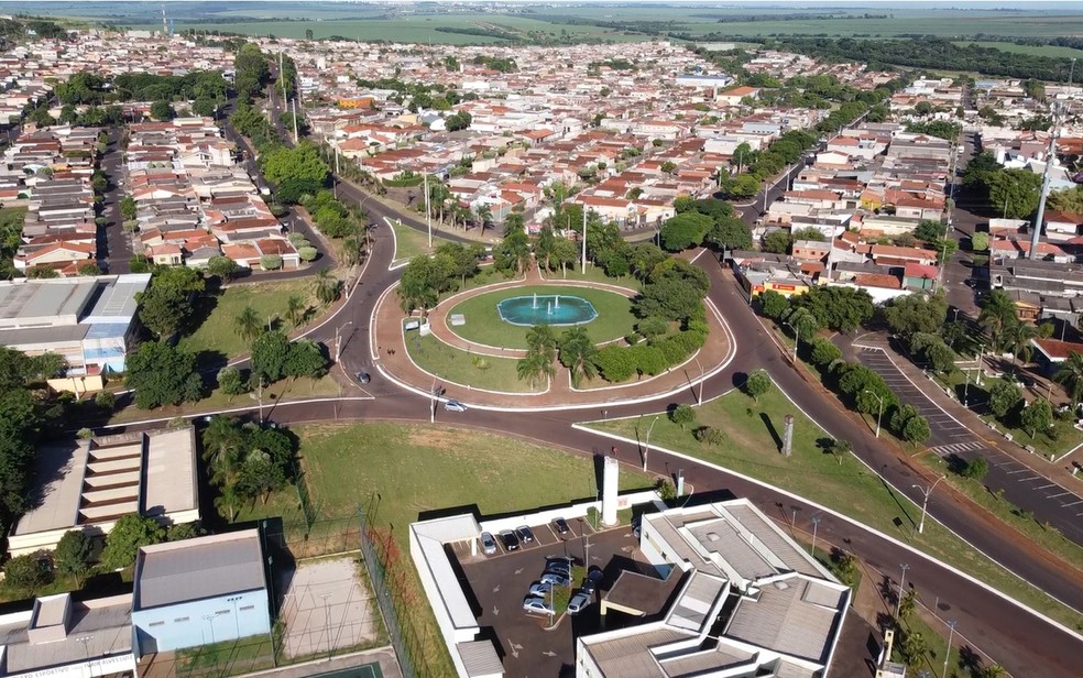 Cidade que vacinou em massa com Coronavac tem 300% de aumento de casos da Covid
