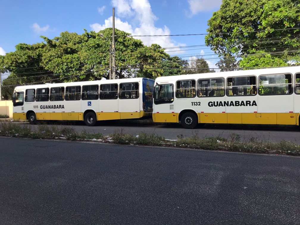 Dois ônibus da mesma empresa são assaltados com diferença de 10 minutos em Natal