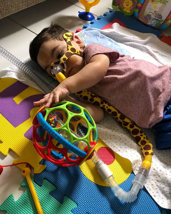 Mãe potiguar faz rifa de Natal para comprar ‘remédio mais caro do mundo’ para o filho; saiba como ajudar