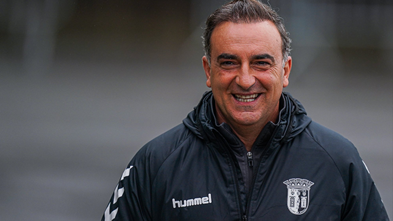 Técnico estrangeiro aparece como favorito para assumir o Flamengo