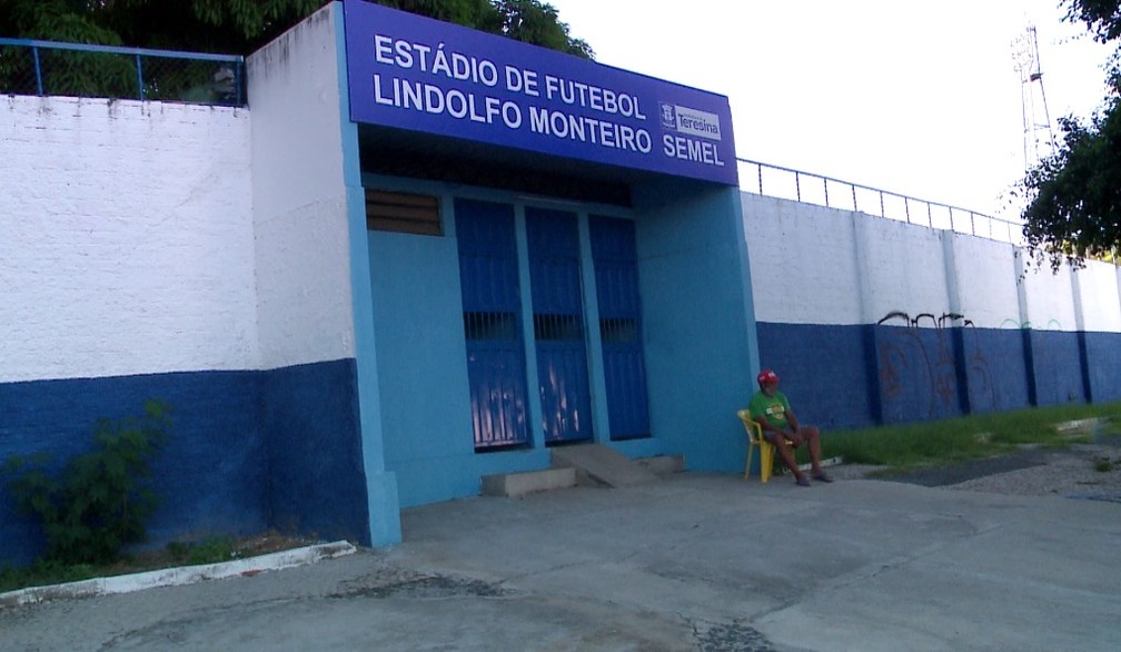 Assaltantes rendem time e jogadora sofre abuso sexual em ônibus