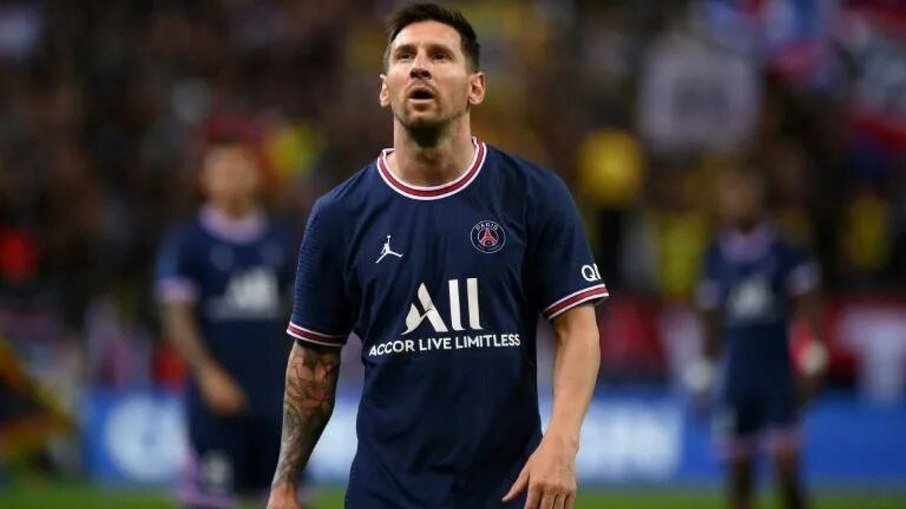 Craque do futebol mundial leva golpe de quase seis milhões de reais