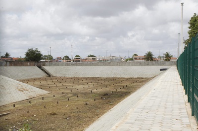 Rogério Marinho entrega obra de drenagem e pavimentação de 320 ruas em Natal