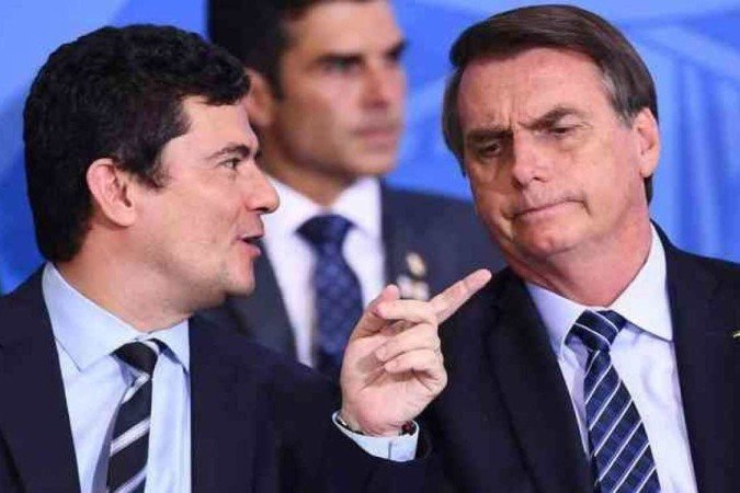 Bolsonaro chama Moro de "idiota" e diz que ele "nunca abriu a boca"