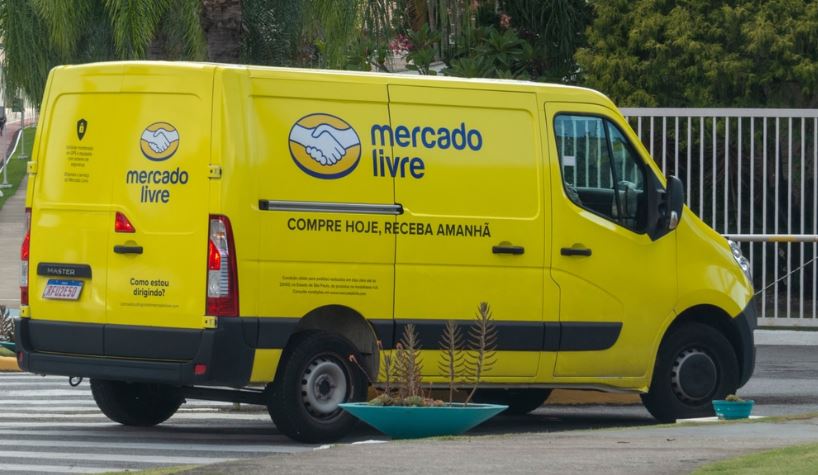 Van do Mercado Livre com mais de 100 produtos é roubada durante entrega na Grande Natal