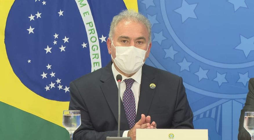 Não vacinados precisarão de quarentena para entrar no Brasil, diz Queiroga