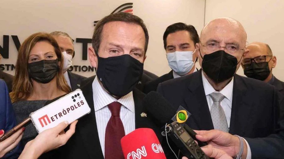 Governador anuncia passaporte de vacina para entrada em Estado brasileiro