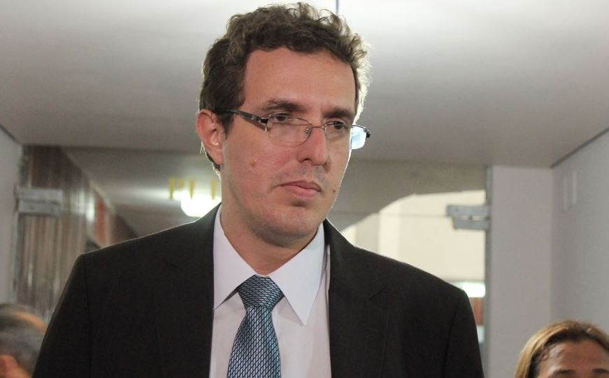 Ex-secretário de Saúde firma delação com a PGR e implica governador em esquema de corrupção