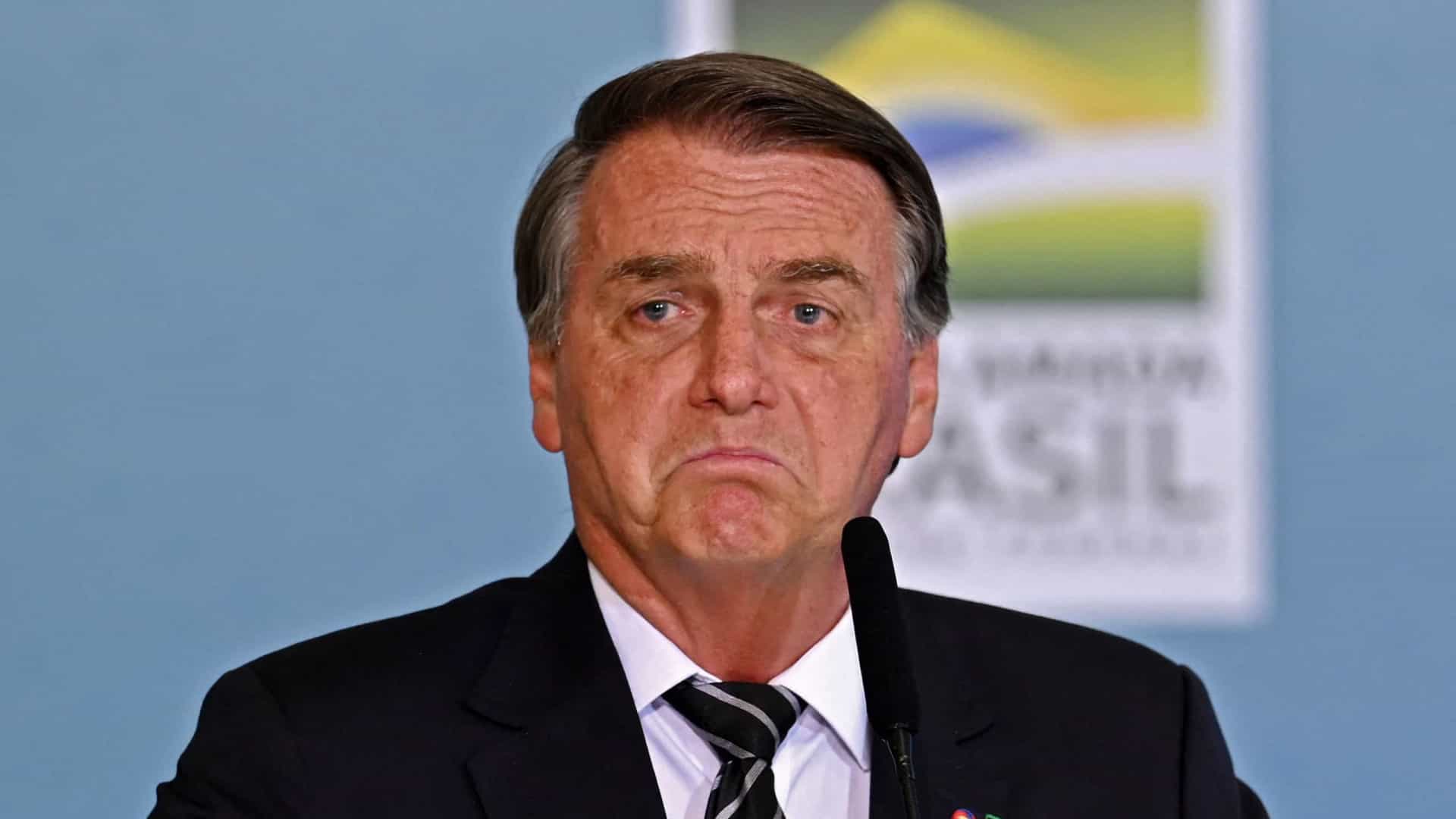 Bolsonaro xinga Doria após tucano anunciar que adotará passaporte da vacina em SP: "Teu Estado é o c"