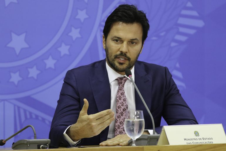 Fábio Faria descarta 3ª via e diz que Moro é “Bangu no meio de Fla-Flu”