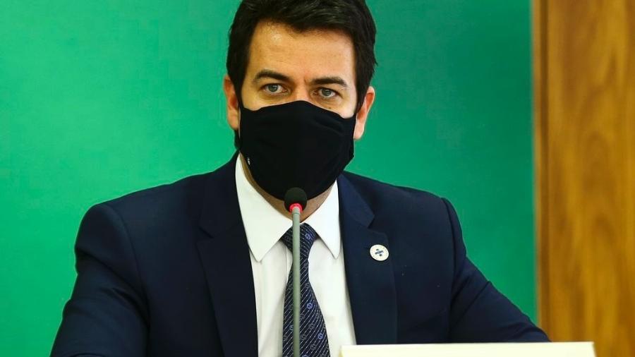 Governo adia exigência de comprovante de vacina a viajantes, após ataque