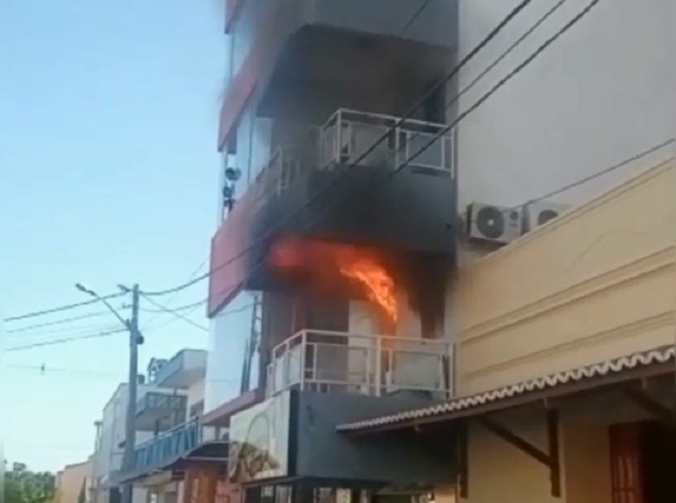 VÍDEO: Incêndio atinge loja de salgados no interior do RN