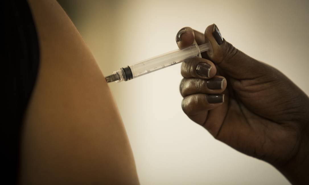 Prefeitura leva vacinação contra a Covid às feiras livres de Natal