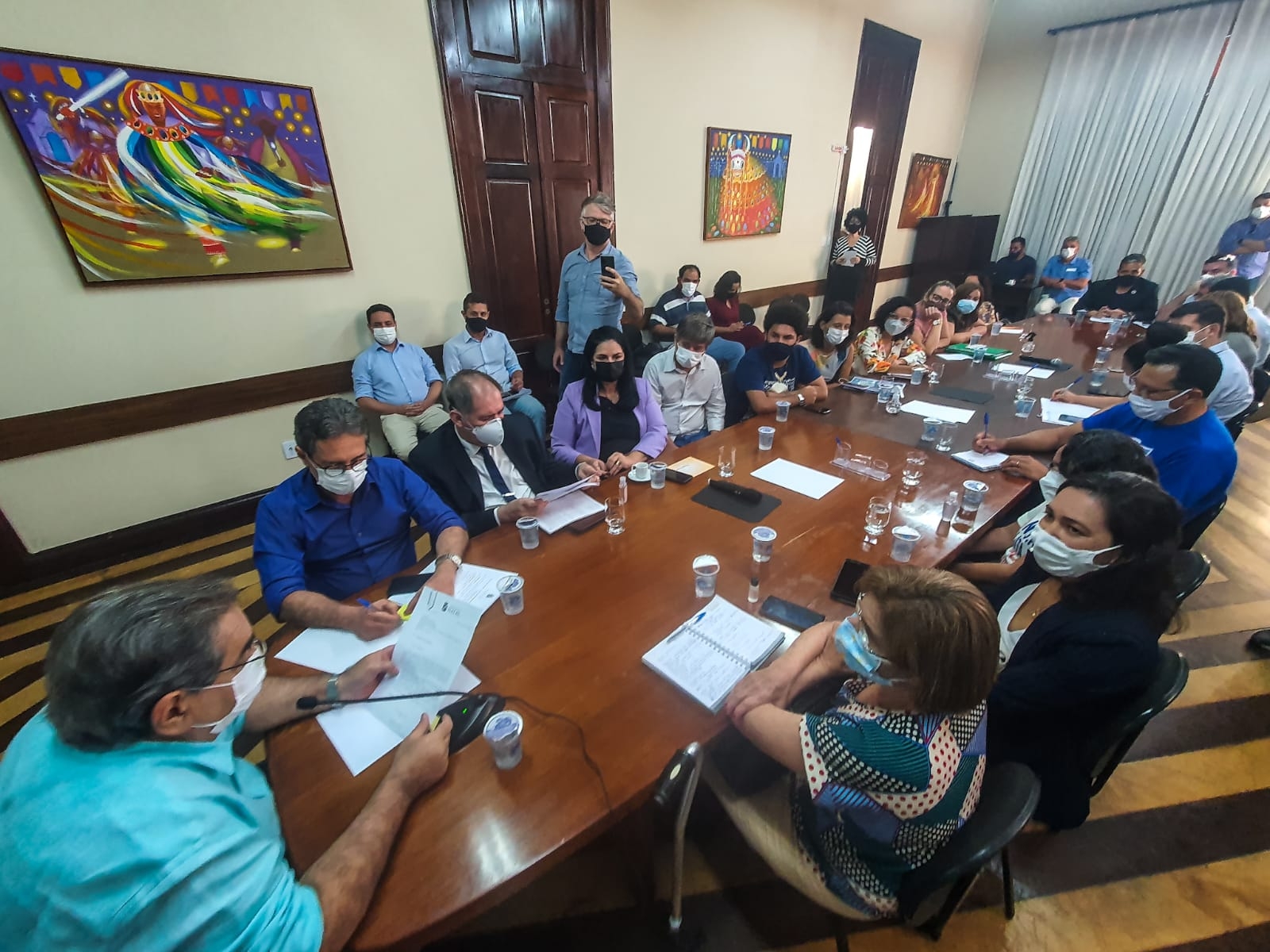 Prefeitura apresenta proposta de reajuste de 6,42% aos trabalhadores da educação