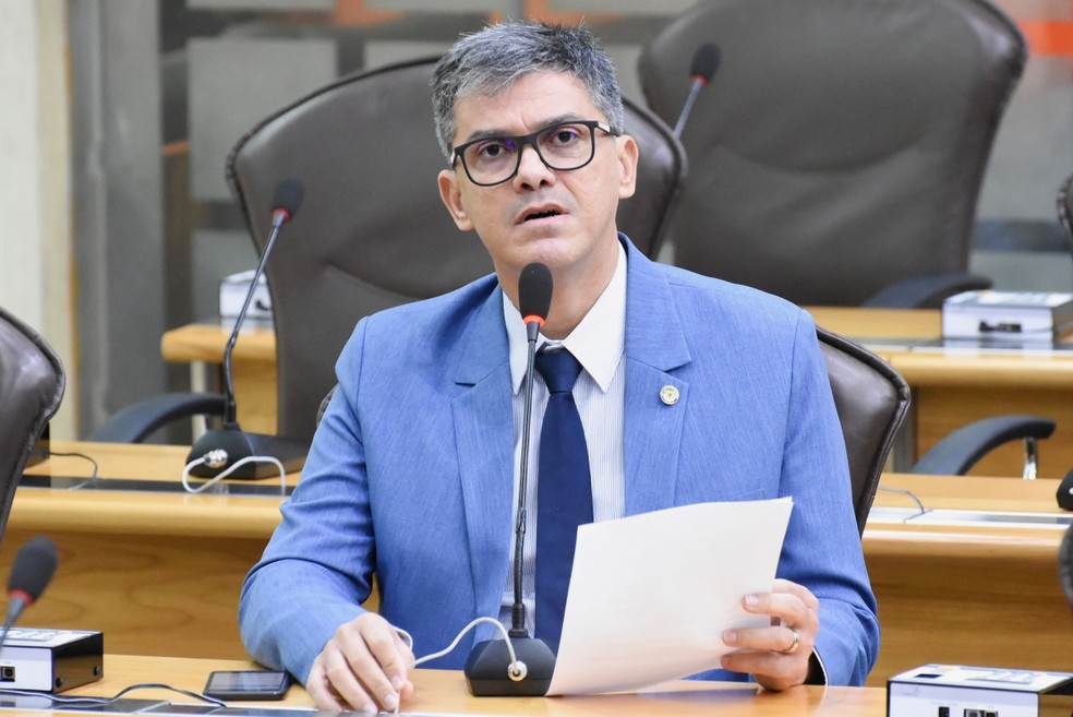 Deputado apresenta projeto que proíbe linguagem neutra na grade curricular no RN