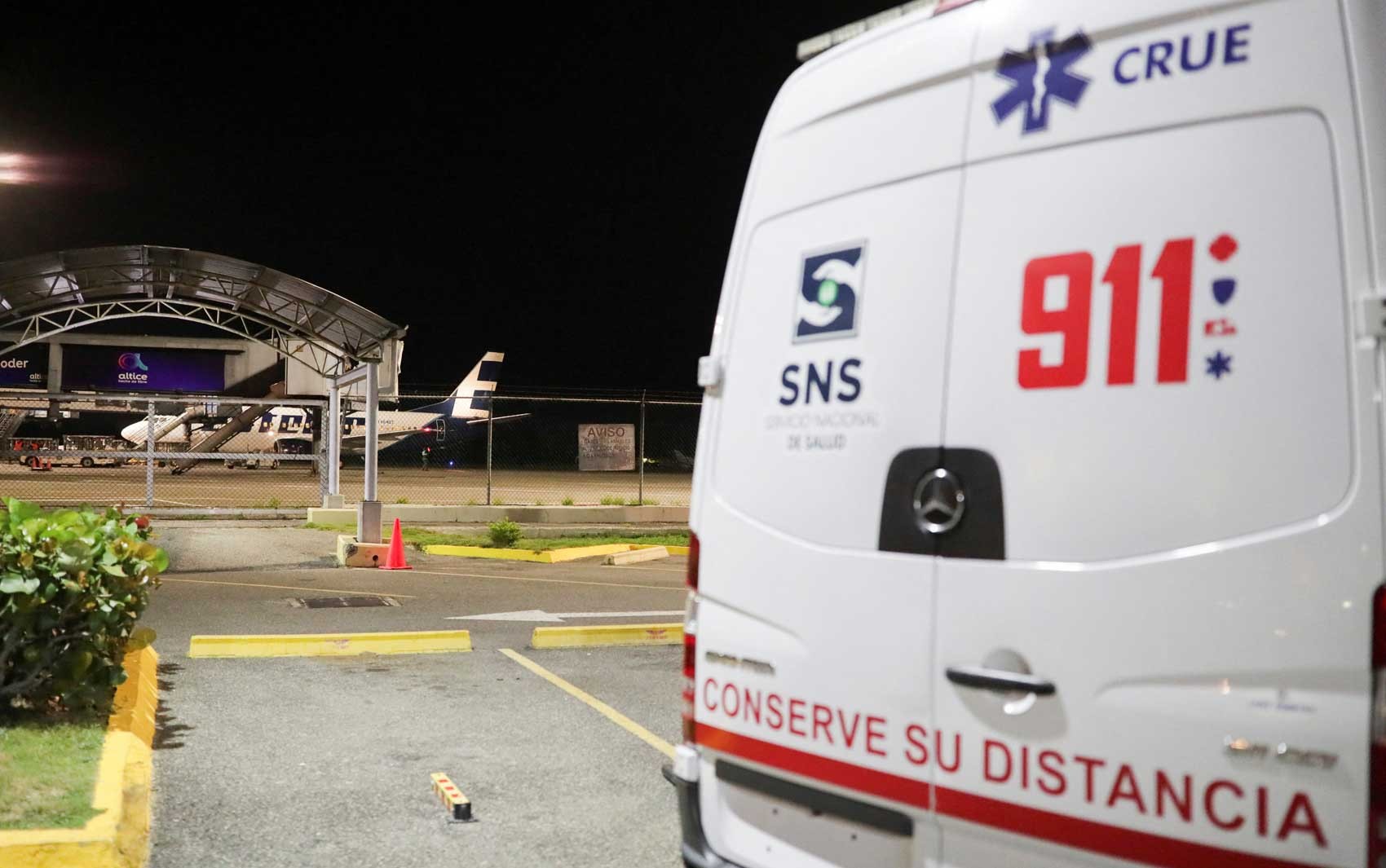 Queda de avião mata nove pessoas em aeroporto