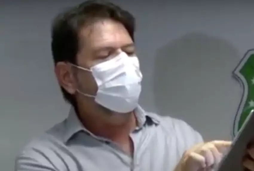 Cid Gomes confessa que PF apreendeu R$ 55 mil em espécie no seu sítio