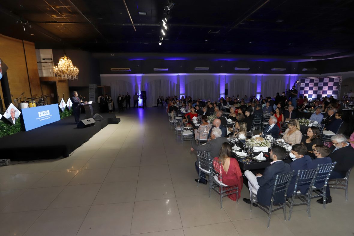 FIERN e CNI homenageiam industriais do RN com entrega de suas principais honrarias