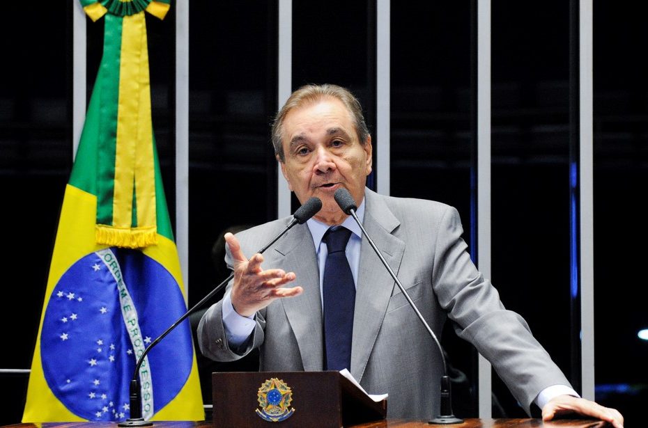 Ex-senador do RN vira réu na Justiça acusado de manter cargo fantasma no Congresso por sete anos