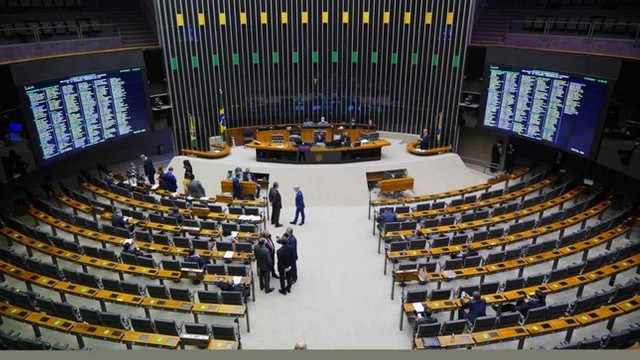 Câmara derruba veto de Bolsonaro e retoma fundo eleitoral de R$ 5,7 bilhões